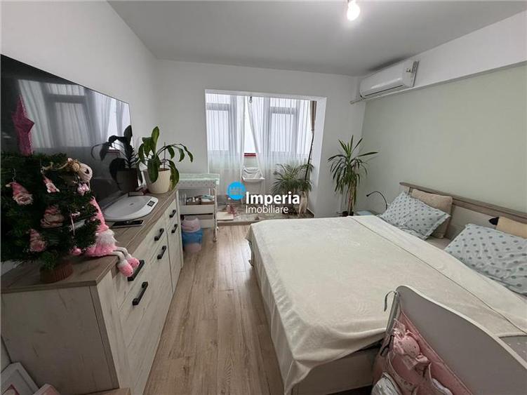 Apartament 3 cam,  semi - decomandat, de vanzare zona Tatarasi - Dispecer