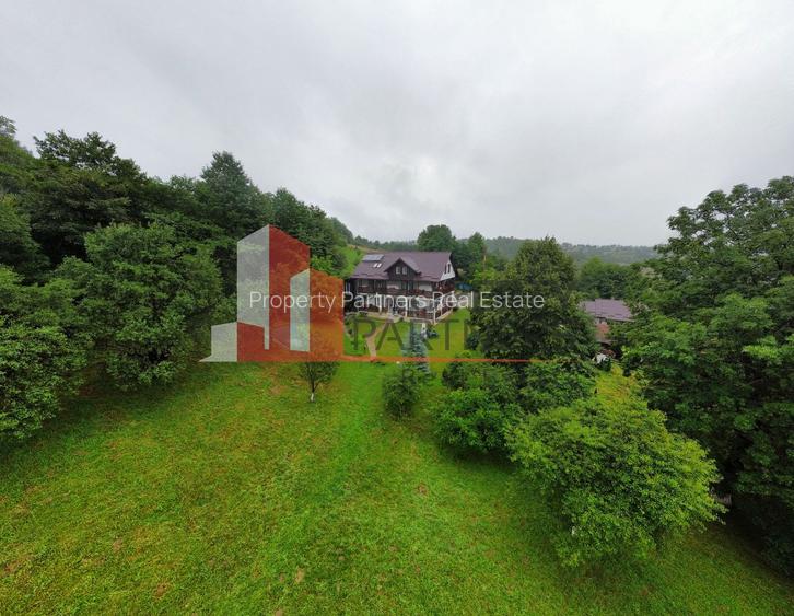 Vilă 340 mp Bran | Teren 5500 mp | 6 dormitoare cu băi proprii - 40