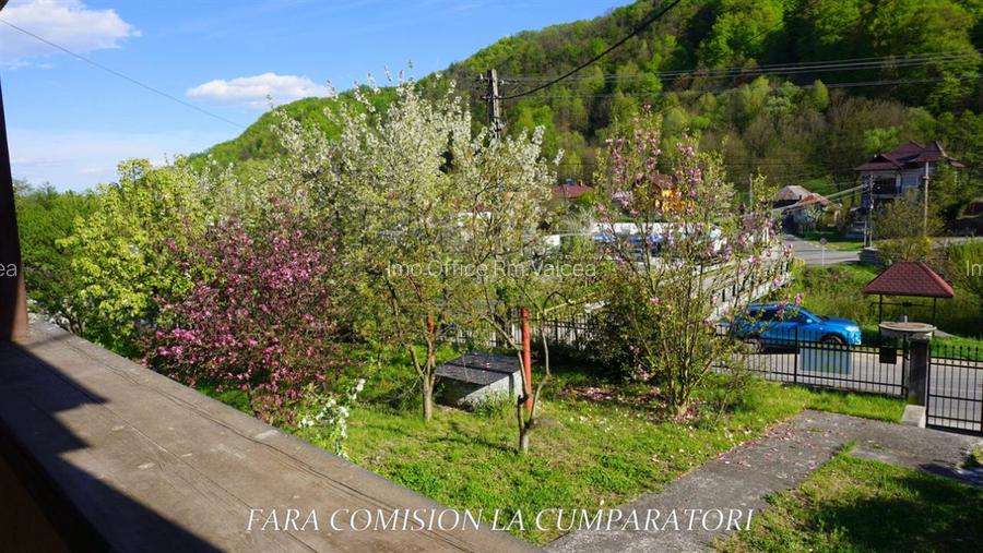 ELEGANTA SI LINISTE LA CATIVA PASI DE STATIUNILE VALCENE - 28