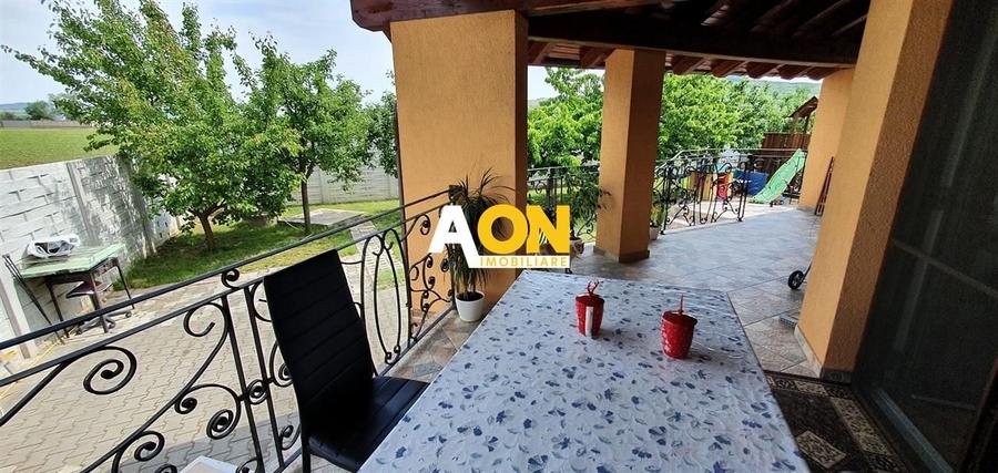 Casa parter+demisol, 1200 mp teren, pretabila pt 2 familii, Sard