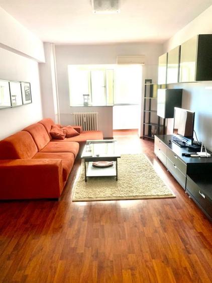 Apartament 2 camere metrou