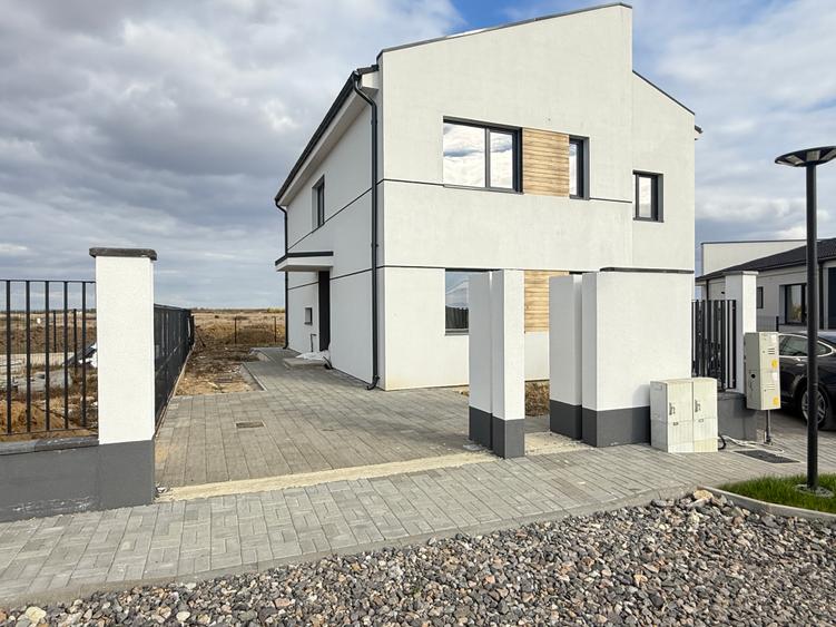 COMISION 0% | Casa cu panouri solare de 3,5 kw, în Mosnita Nouă