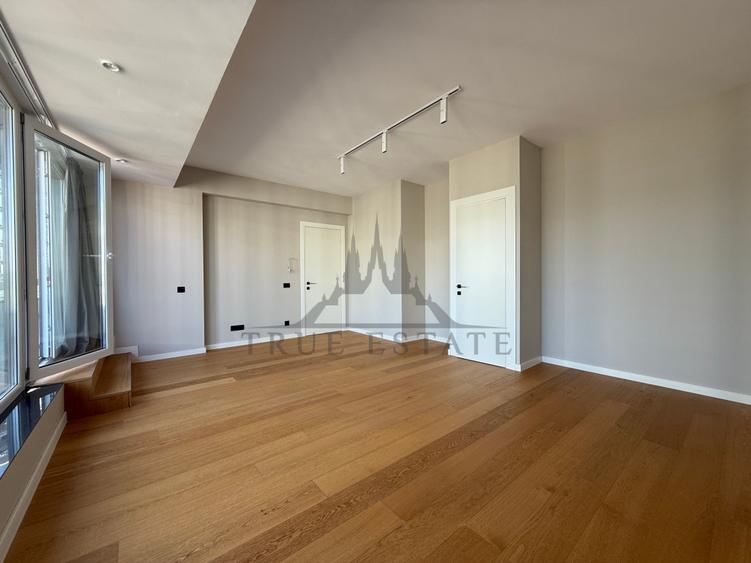 Penthouse cu vedere spectaculoasa catre Lac