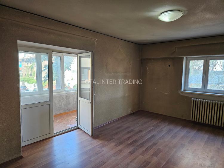 Vanzare 3 camere Mihalache-Pta 1Mai,1/4,decomandat,2 bai,balcon,liber,199000€ - 2