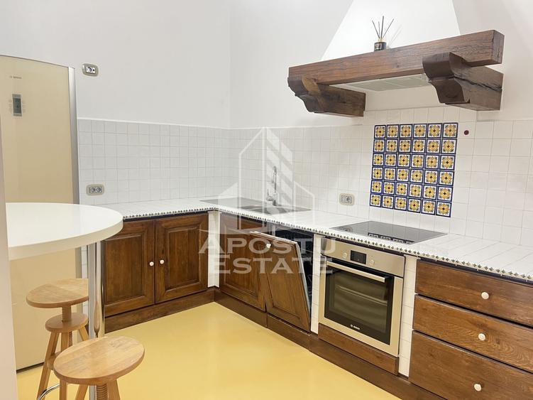 Apartament cu 3 camere demisol+ parter, Ultracentral