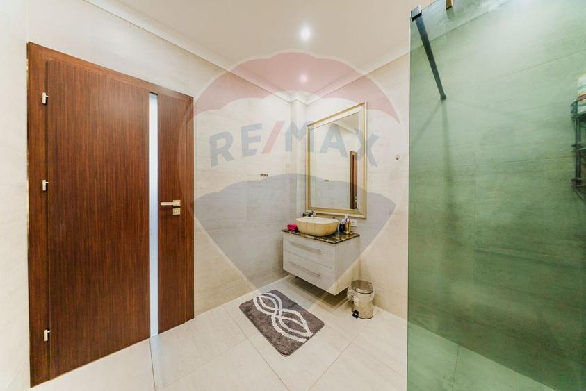 Casă de lux , finisaje premium, piscină, curte amenajată –Vladimirescu