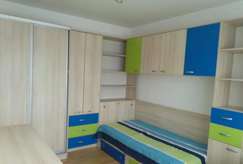 Apartament 4 camere, semidecomadnat, 89 mp, ac, balcon, metoru aproape, Pacii