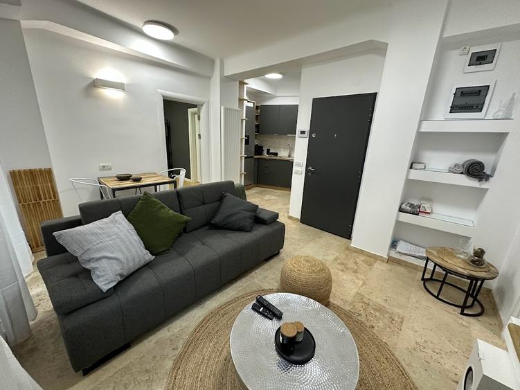 In the center, on a quiet pedestrian street, fully equipped, 2 amazing rooms