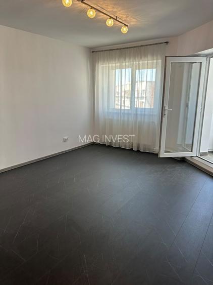 De vanzare apartament cu 3 camere, zona Faleza, etaj 7/8, 149.000 euro - 6