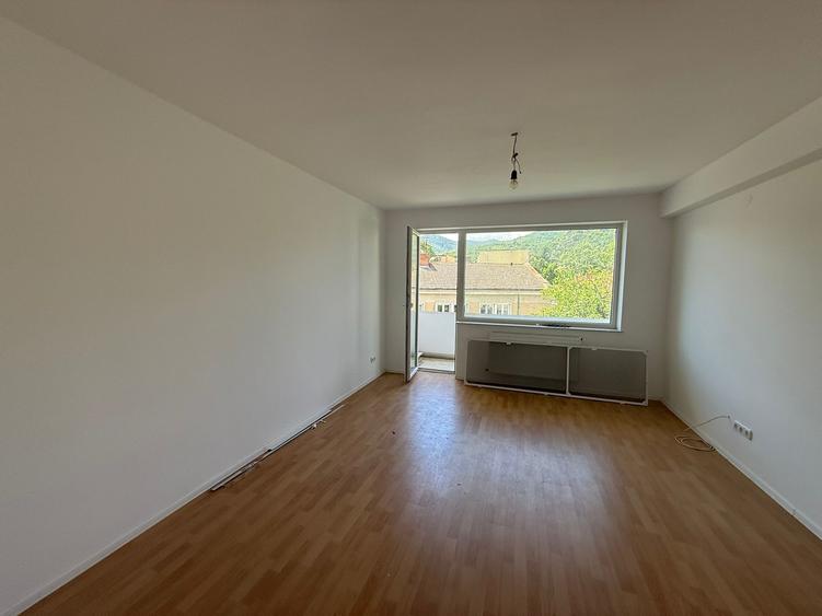 Apartament 2 camere, 77 mp, vedere spre Cetate