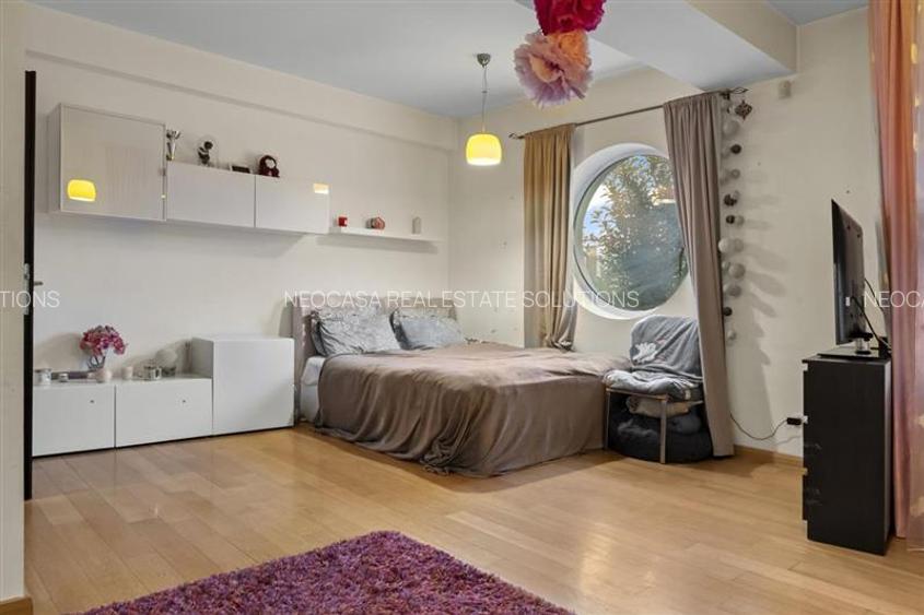 Vila de lux in apropiere de Cambridge School | Curte superba - 32