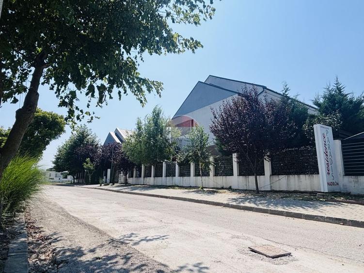 Casă / Vilă de vanzare Tunari