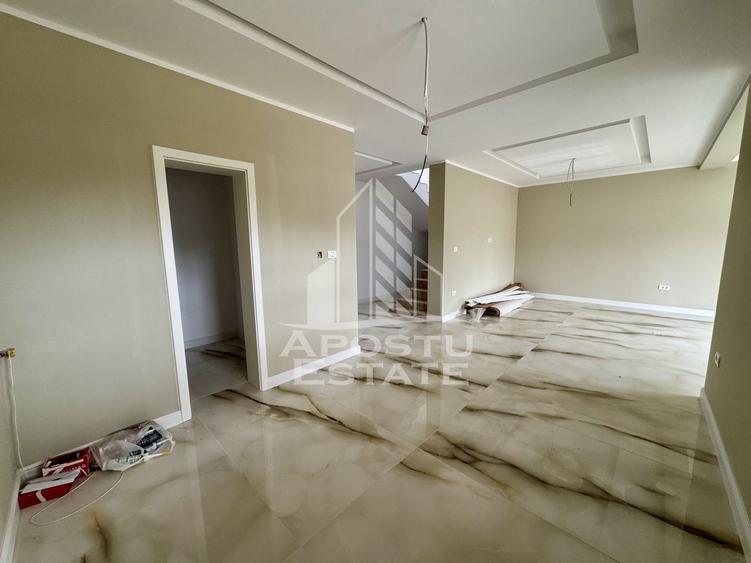 Casa individuala cu 5 camere, finisaje premium, disponibila imediat.