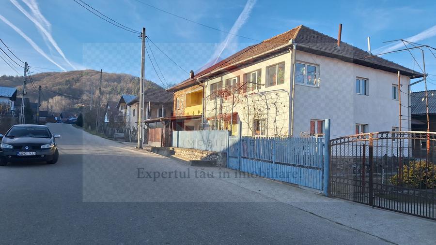 Casă individuală 6 camere de vânzare Corbeni Oeștii Ungureni Argeș