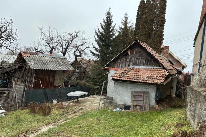 Teren intravilan cu casa demolabila 560 mp AUTORIZAT , Andrei Muresanu
