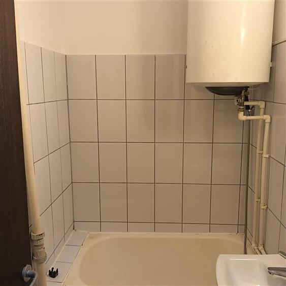 Garsoniera de vanzare in Galata etaj intermediar