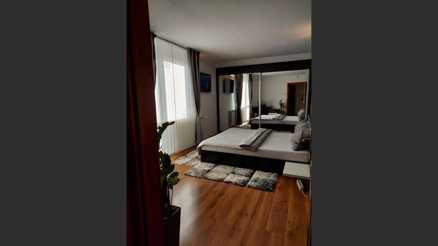 House for sale 6 Rooms, Episcop Ioan Alexi Street, Oradea