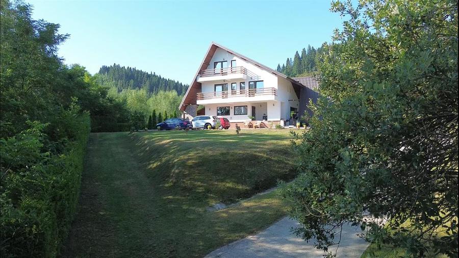 CASĂ DE VACANȚĂ DE VÂNZARE ÎN BUCOVINA | MĂLINI HE