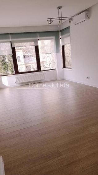 Imobil birouri singur curte, 8 camere.D+P+2, cu locuri de parcare in fața - 13