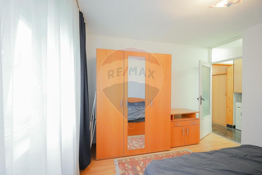Apartament cu 3 camere de vânzare, în zona Dragoș Vodă