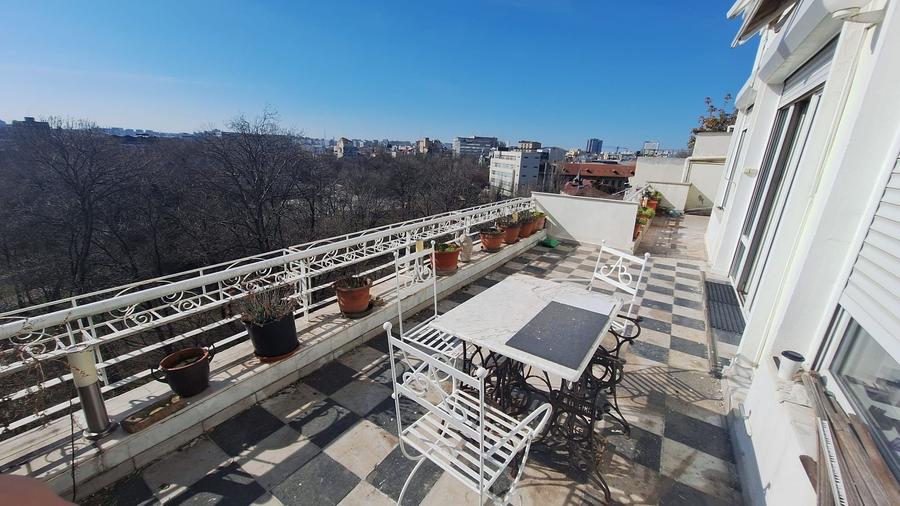 Apartament tip penthouse 40mp terasa 5 camere 200mp utili
