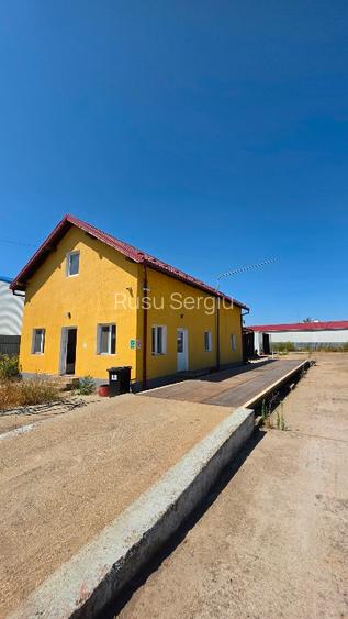 Teren intravilan 4000 mp. cu platformă industrială, cântar, hală, clădire. - 4