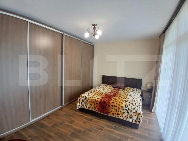 Casa superba in Tinca, 225 mp, 20 ari luciu de apa, teren fotbal, spatii verzi