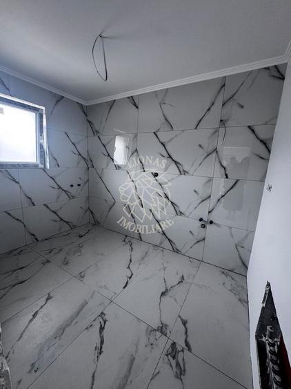Casa Finisata 164 mp con.-teren 400 mp-garaj-1 km de Podul Jelnei