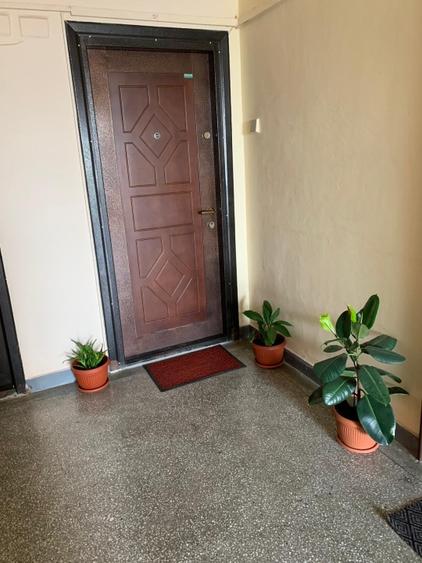 Apartament Gradiste cu o camera de vanzare mobilat si utilat (pret negociabil)