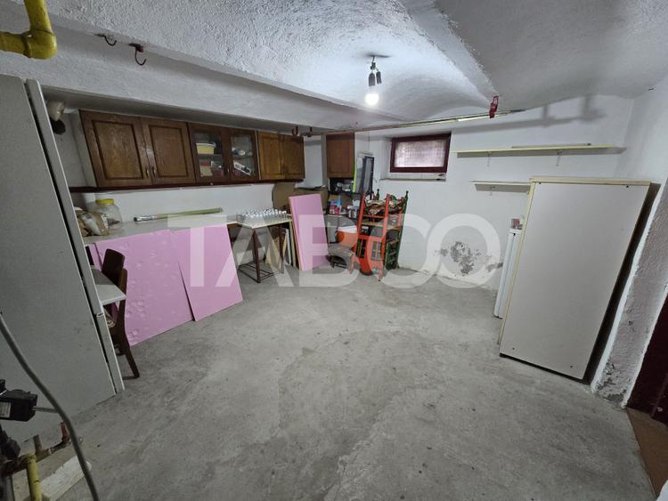 Casa individuala de vanzare 120mpu 4 camere si curte 1310mp Gusterita