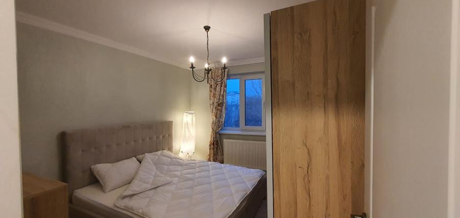 Exclusivitate,Tomis I,3 camere,mobilat/utilat lux,centrala gaz,etaj 4 cu pod