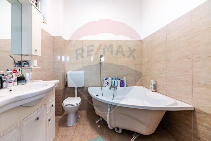 Casă / Vilă cu 6 camere de vânzare in Tartasesti, Dambovita