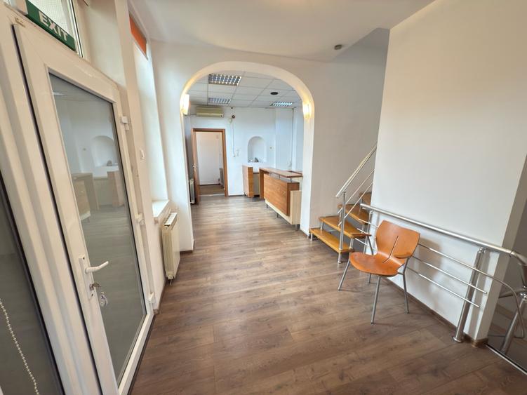 Mosilor - Foisorul de Foc/ Vila spațioasă de închiriat – (8-9 camere) / 300 MP