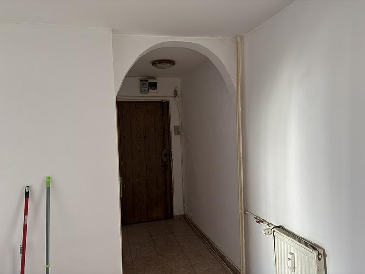 Apartament 2 Camere Lujerului 5 min Metrou etaj intermediar Investitie