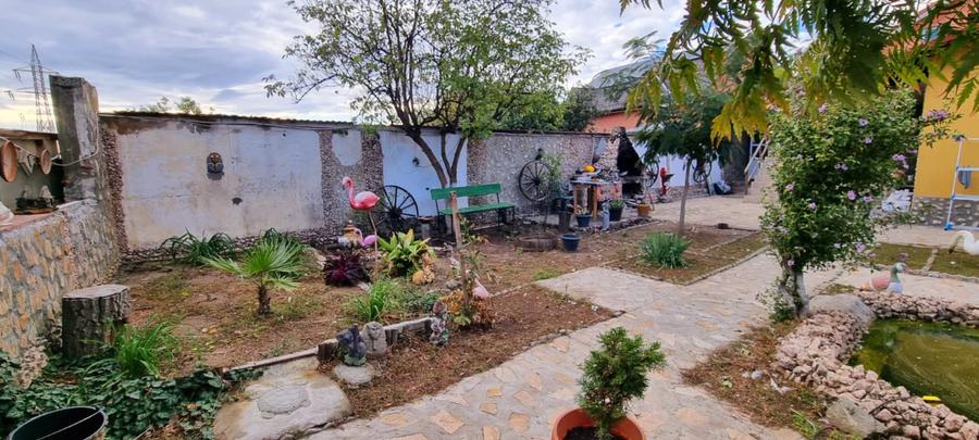 Casa, 170 mp, teren 1400 mp, zona Bariera Valcii