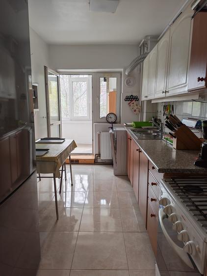Piata Unirii 3 camere spatios cu centrala proprie