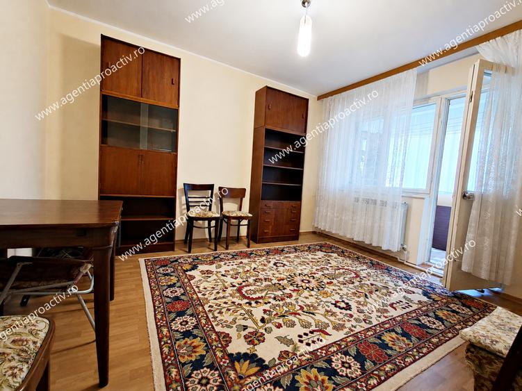 Apartament cu 3 camere decomandate, zona Centrală – Galați