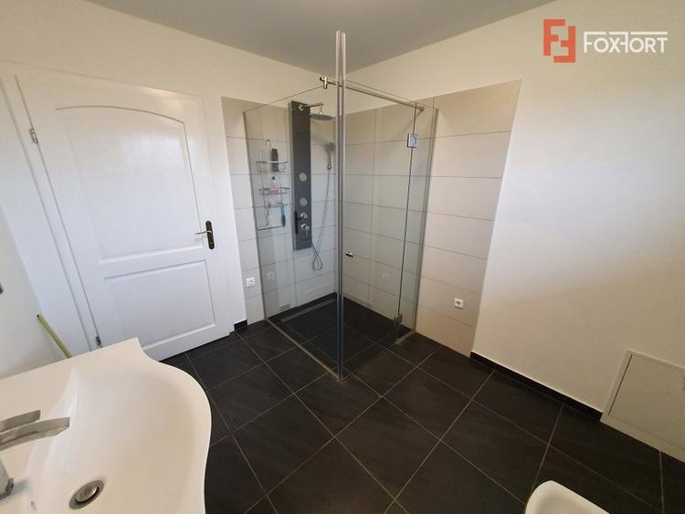 Casa cu 5 camere, 236 mp, teren 5805 mp, Brestea - Denta