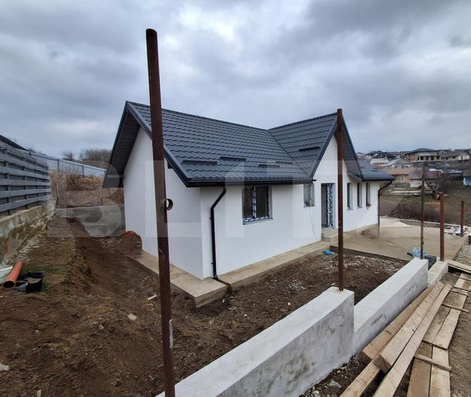 Casa 3 camere, 86mp, 310 mp teren, cu terasa si beci, Visani
