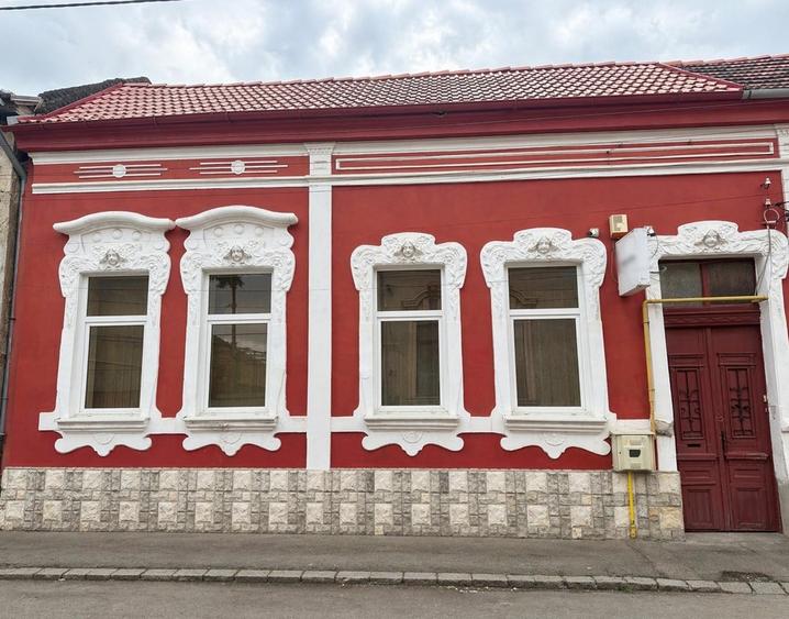 Apartament de vanzare in Oradea, 115 mp,ultracentral , 5 minute de Piata Unirii