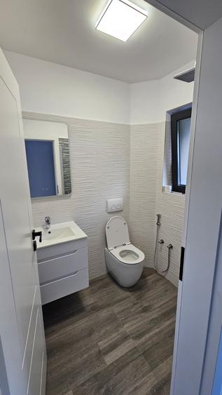 Chirie Duplex situat la 4 minute de Primarie finisat mobilat 1000eur/luna