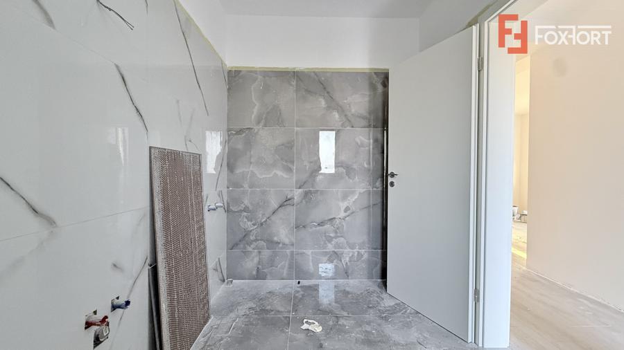 Duplex de vanzare, 3 camere pe parter + pod - Mosnita Veche