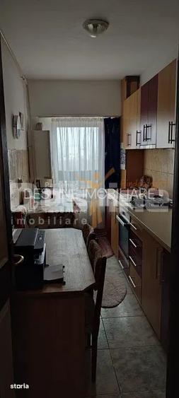 Apartament cu 1 camera, decomandat, zona Armata Rosie, etajul3 - 7