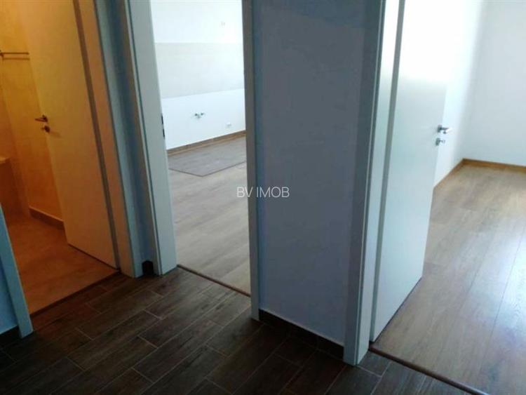 Inchiriem Apartament 2 Camere, Tip Studio, Partial Mobilat, Tractorul - 4