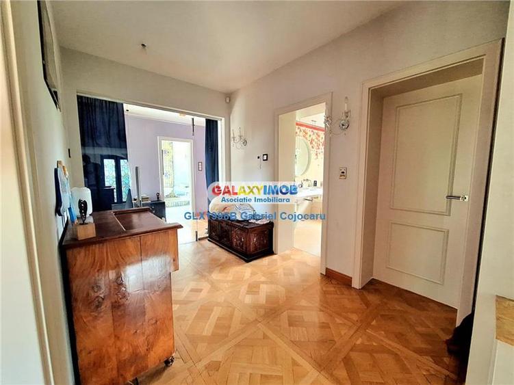 Vila stil florentin pe malul lacului,teren4043mp iesire la lac de 25ml - 25
