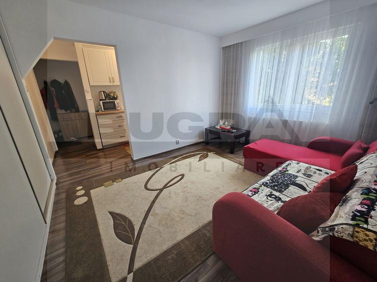 Apartament cu 3 camere, 45 mp, etaj intermediar, Zona Minerva