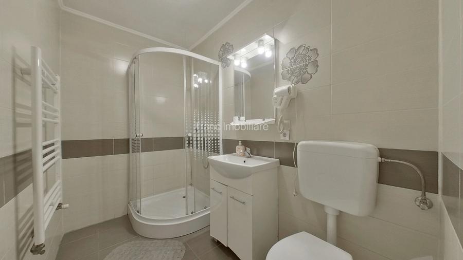 Casă generoasă cu 11 camere + spațiu comercial inclus | Calea Radnei - 19