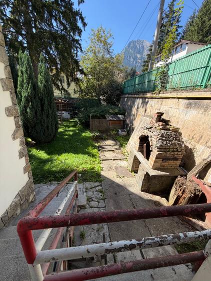 Vilă istorică de vânzare Castel Aura Buzescu Bușteni str. Victoriei nr. 11