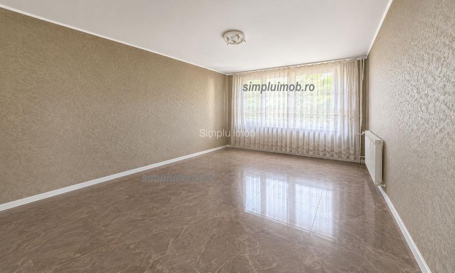 3 camere decomandat Metrou 1 Decembrie Sector 3 - 4