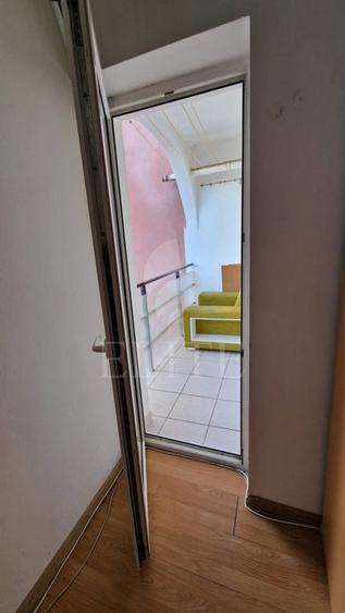Apartament o camera în zona Colina